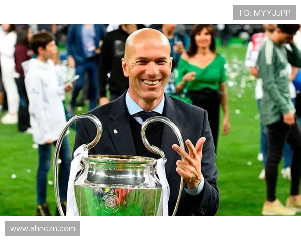 齐达内执教理念：团队协作与简约战术促进球队持续成功